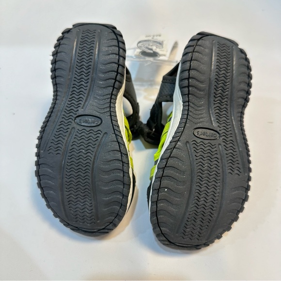 Toddler Carters Shoes - Picture 6 of 8
